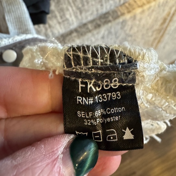 POL Oversized Contrast Lace Crochet Button Down Shirt Women’s Boho Casual Top - Picture 6 of 6